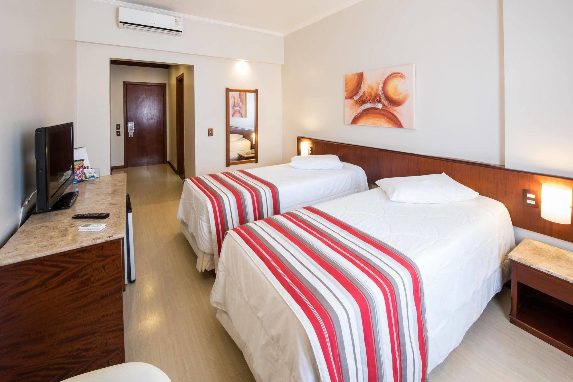 Hotel Carlton Plaza Poços de Caldas Exteriör bild