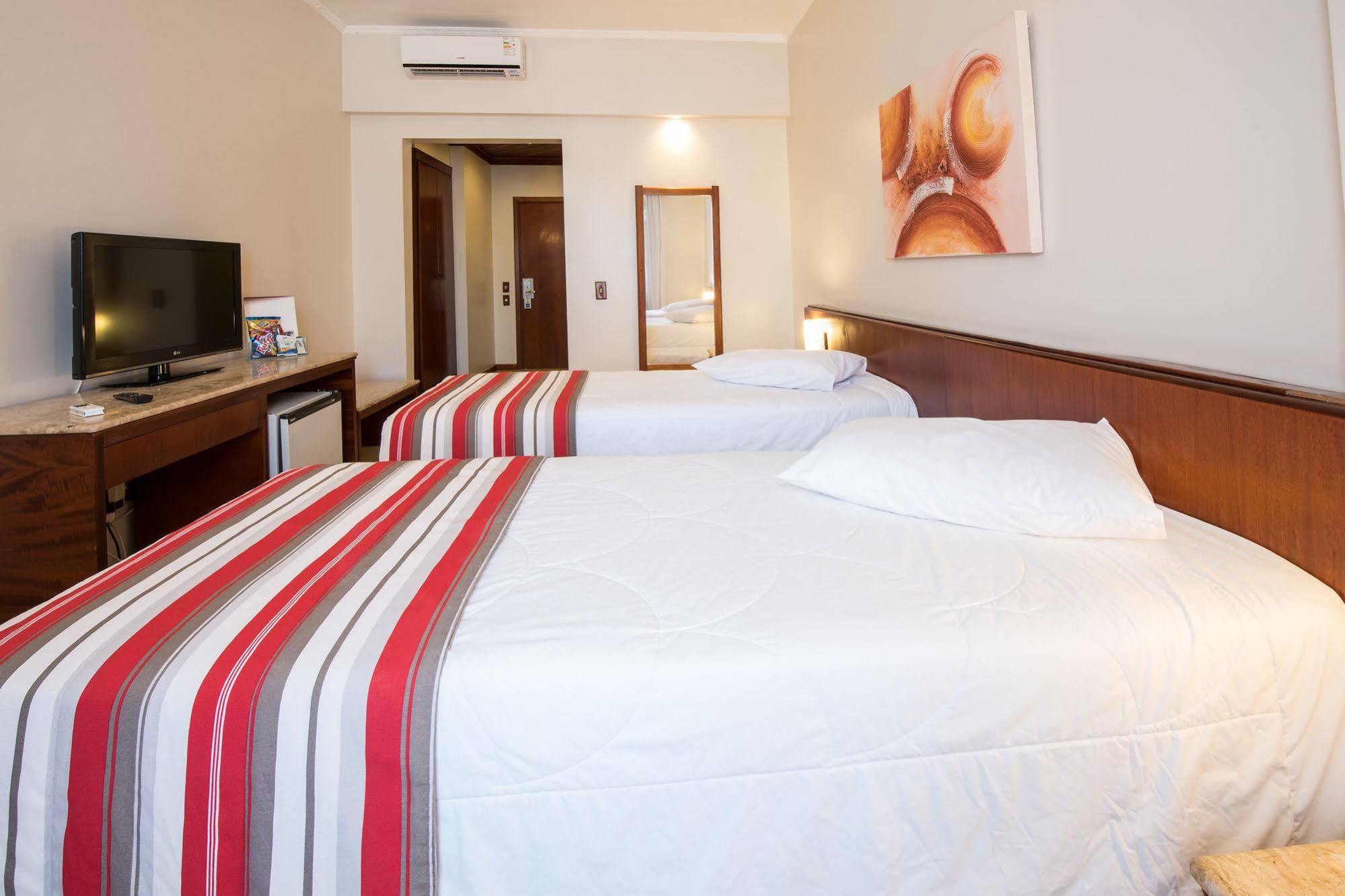 Hotel Carlton Plaza Poços de Caldas Exteriör bild