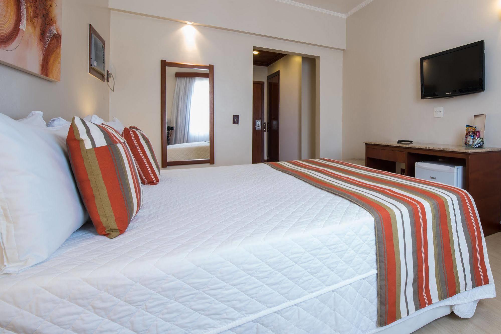 Hotel Carlton Plaza Poços de Caldas Exteriör bild
